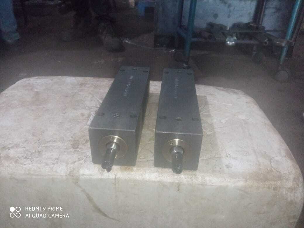 Customised Hydraulic Cylinder - Color: Blue