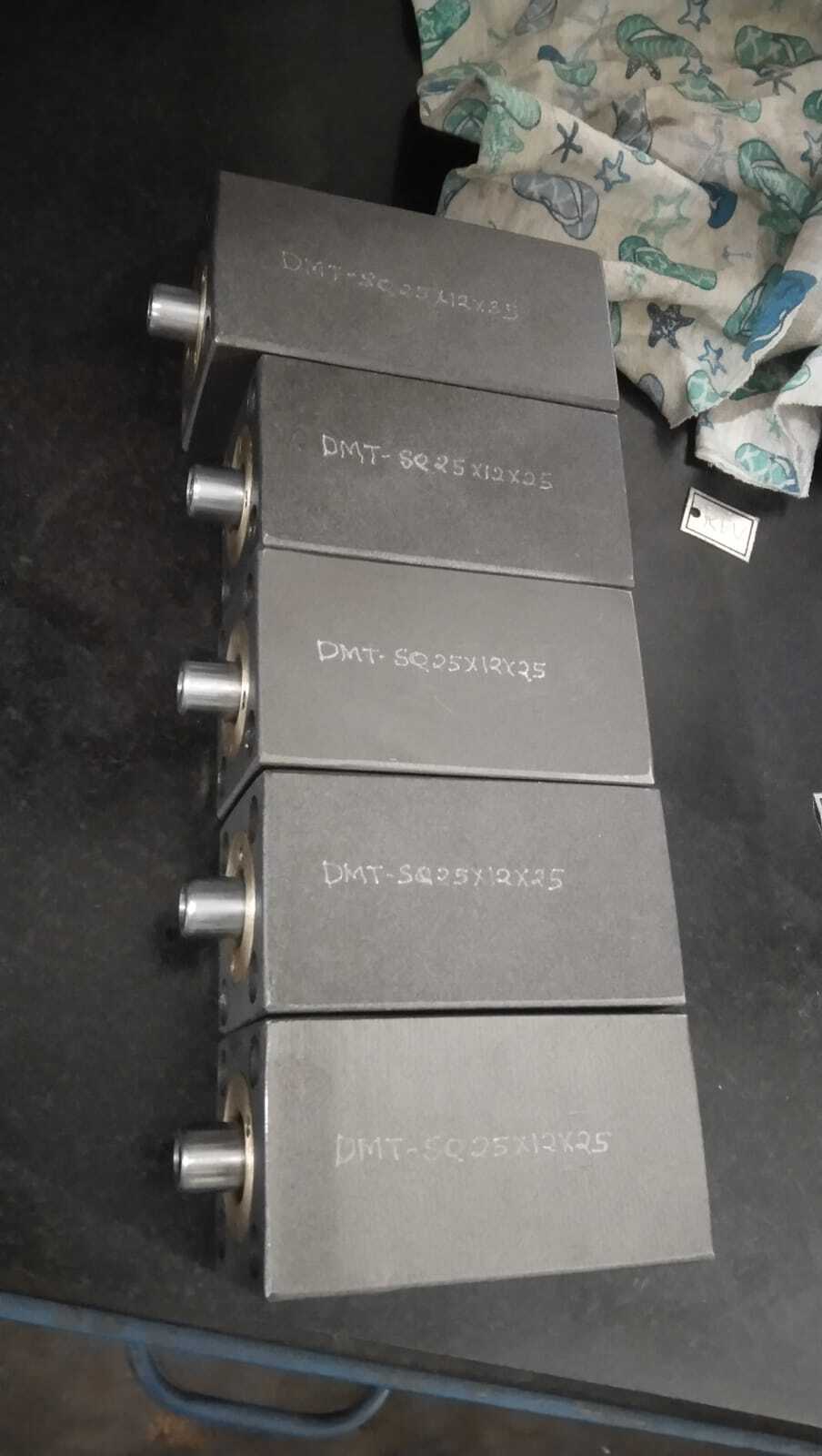 Customised Hydraulic Cylinder - Color: Blue