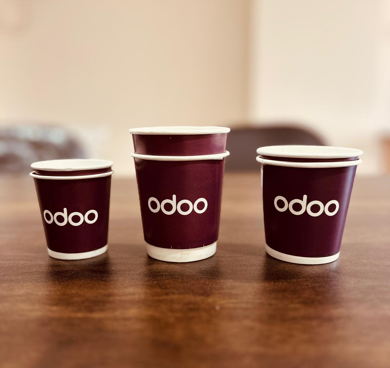 Customised paper cups and glasses