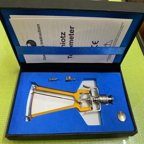 Applanation Tonometer