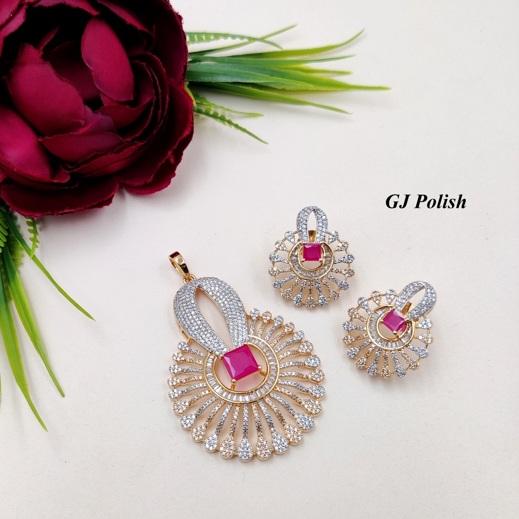 Classic beauty AD Necklace