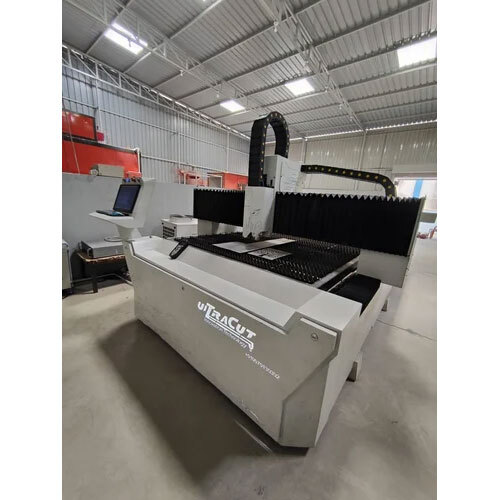 Three Phase Cnc Fiber Laser Cutting Machine