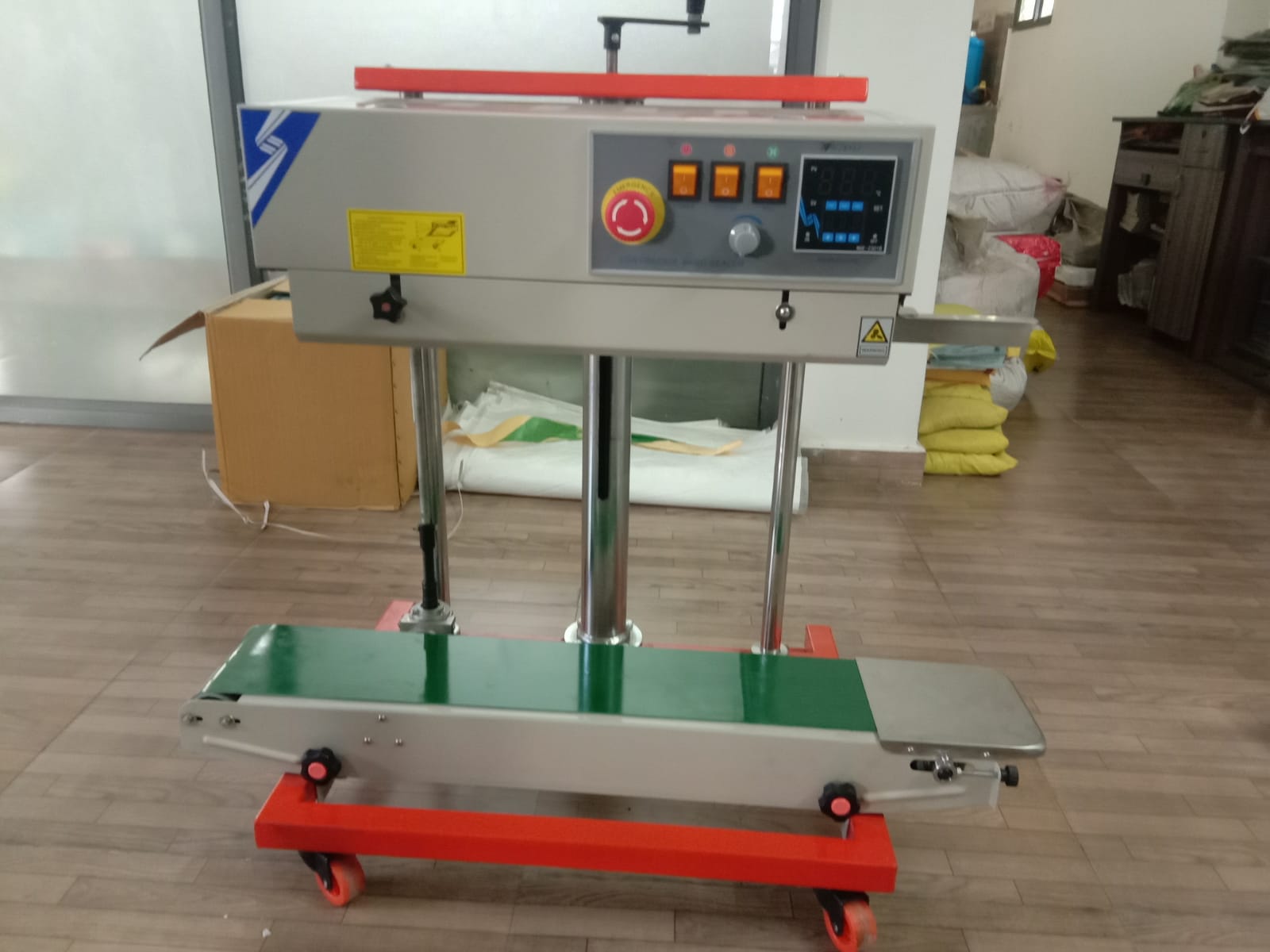 Vertical Band Sealer Machine