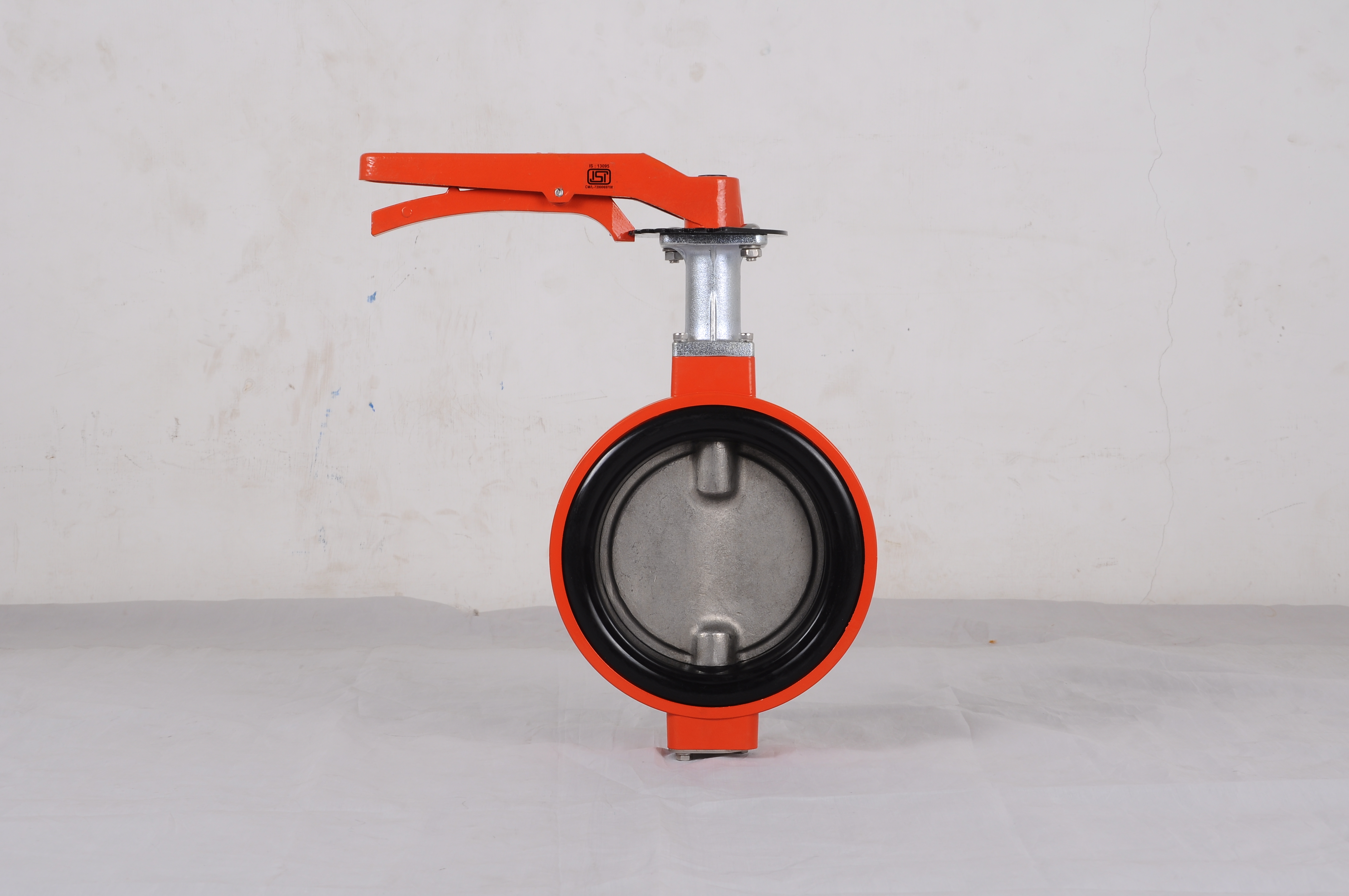 Lever opereted butter fly valve