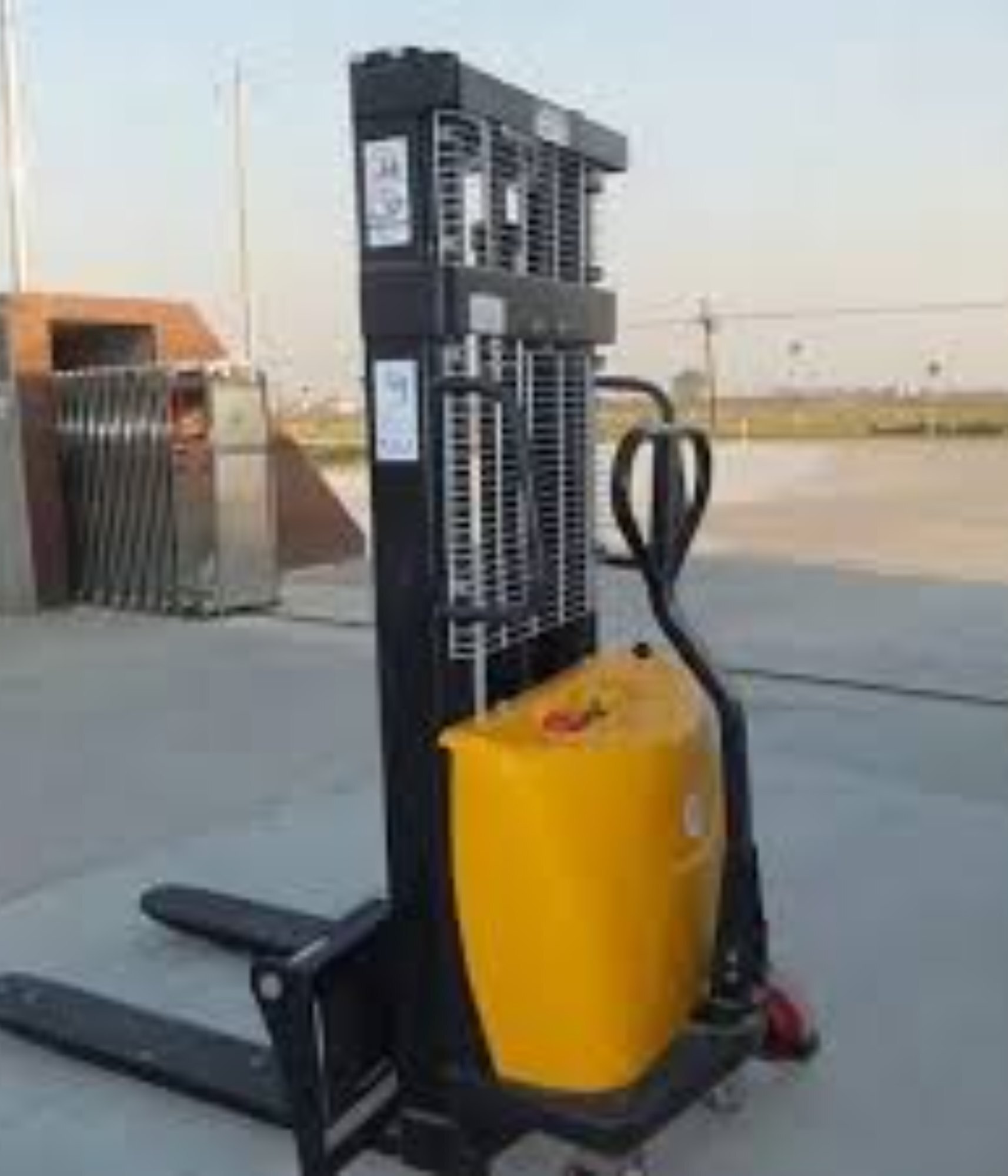 Semi Battery Stacker - Attributes: Consume Less Power