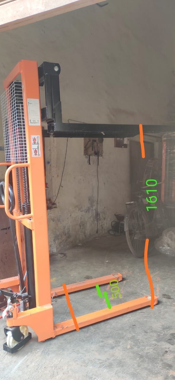 Material Handling Pallet Stacker - Attributes: Consume Less Power
