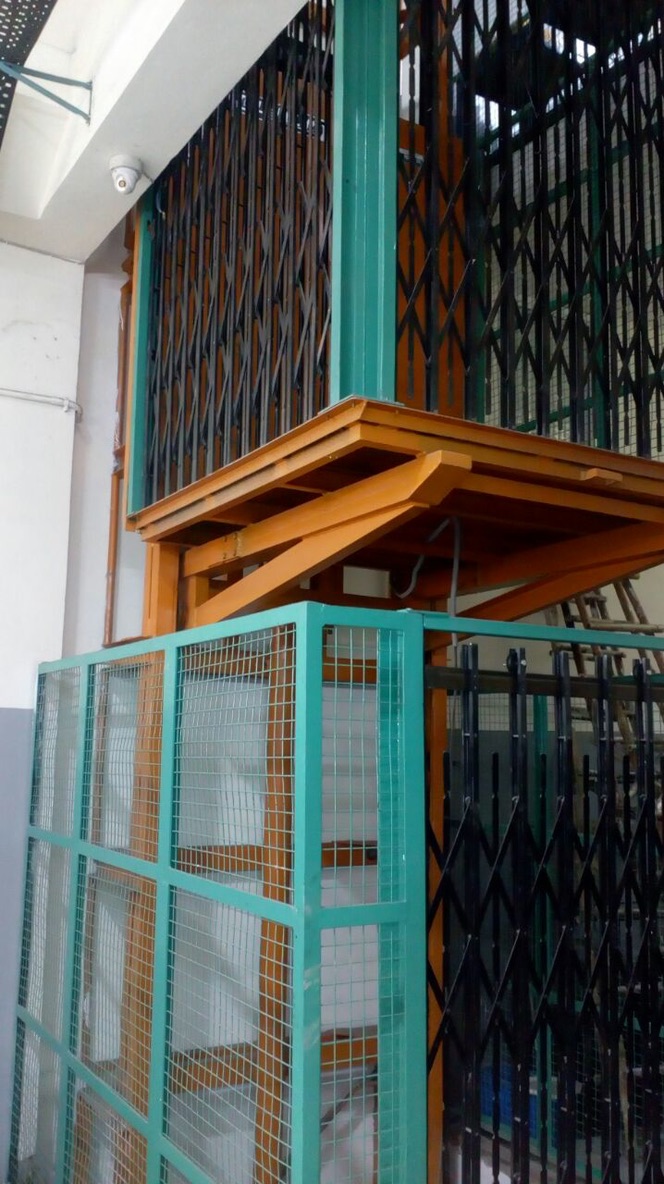 Hydraulic power lift