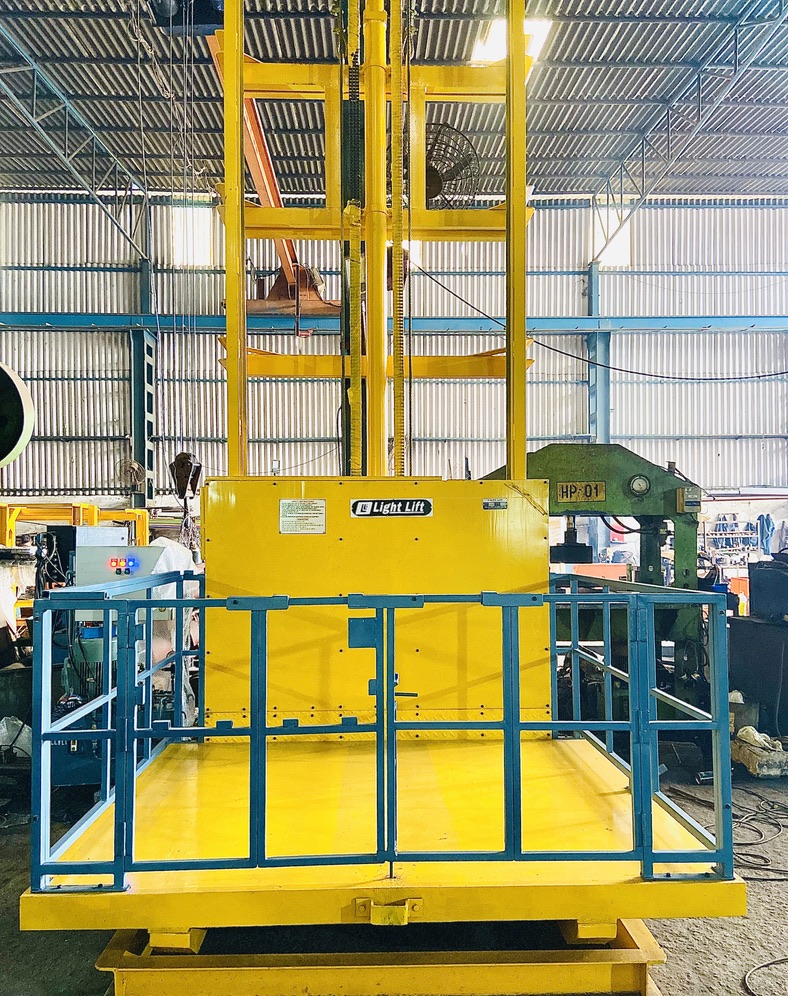 Hydraulic power lift