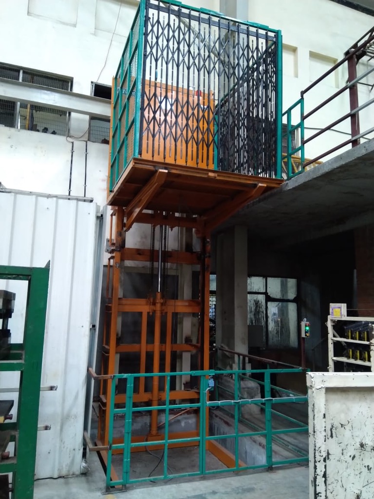 Hydraulic power lift