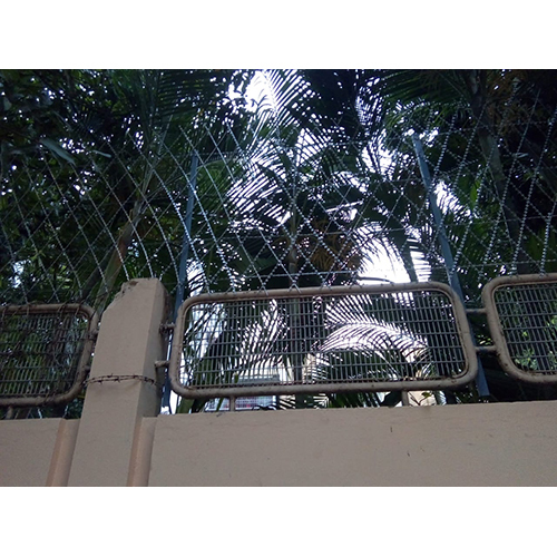 Razor Mesh Security Fence - Application: Commercial Site