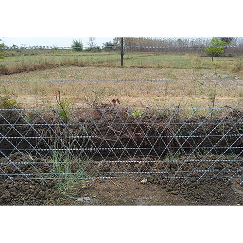 Razor Mesh Security Fence - Application: Commercial Site