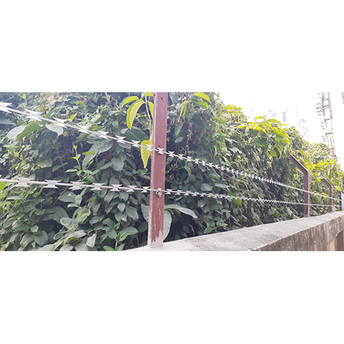 Commerical Razor Wire Fencing - Application: Commercial Site