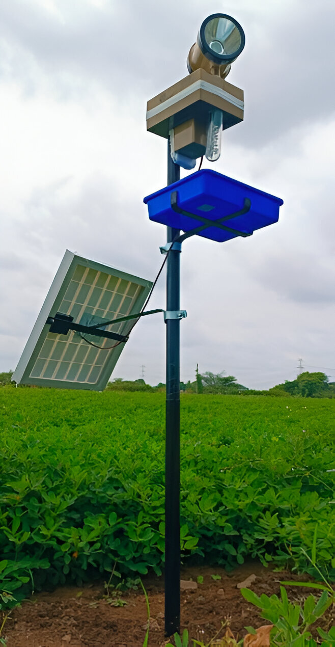 Solar Smart Radar 360 Degree Rotating Water Proof Light Insect Trap
