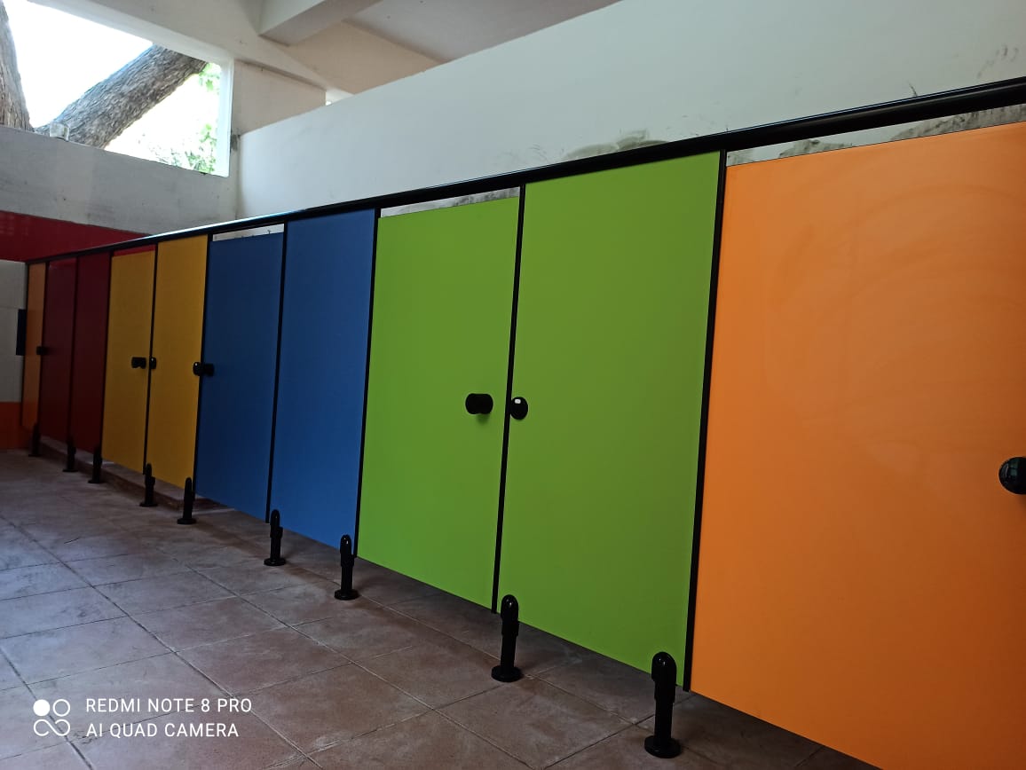 Hpl Compact Grade Laminate Toilet Partition System Rest Room Solution - Life Span: 10