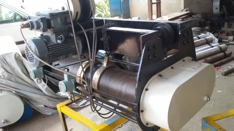 Flame Proof Hoist Power Source: Electric By Artech Engineers