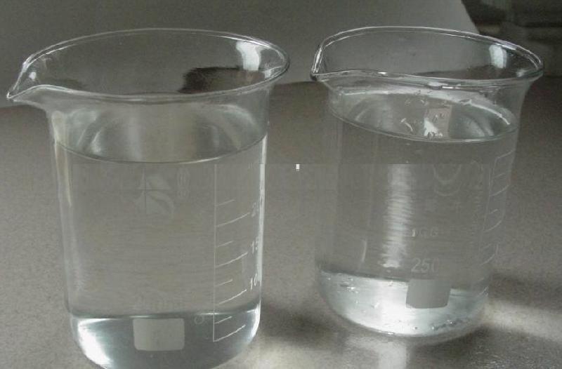 कम सुगंधित सफेद आत्मा।