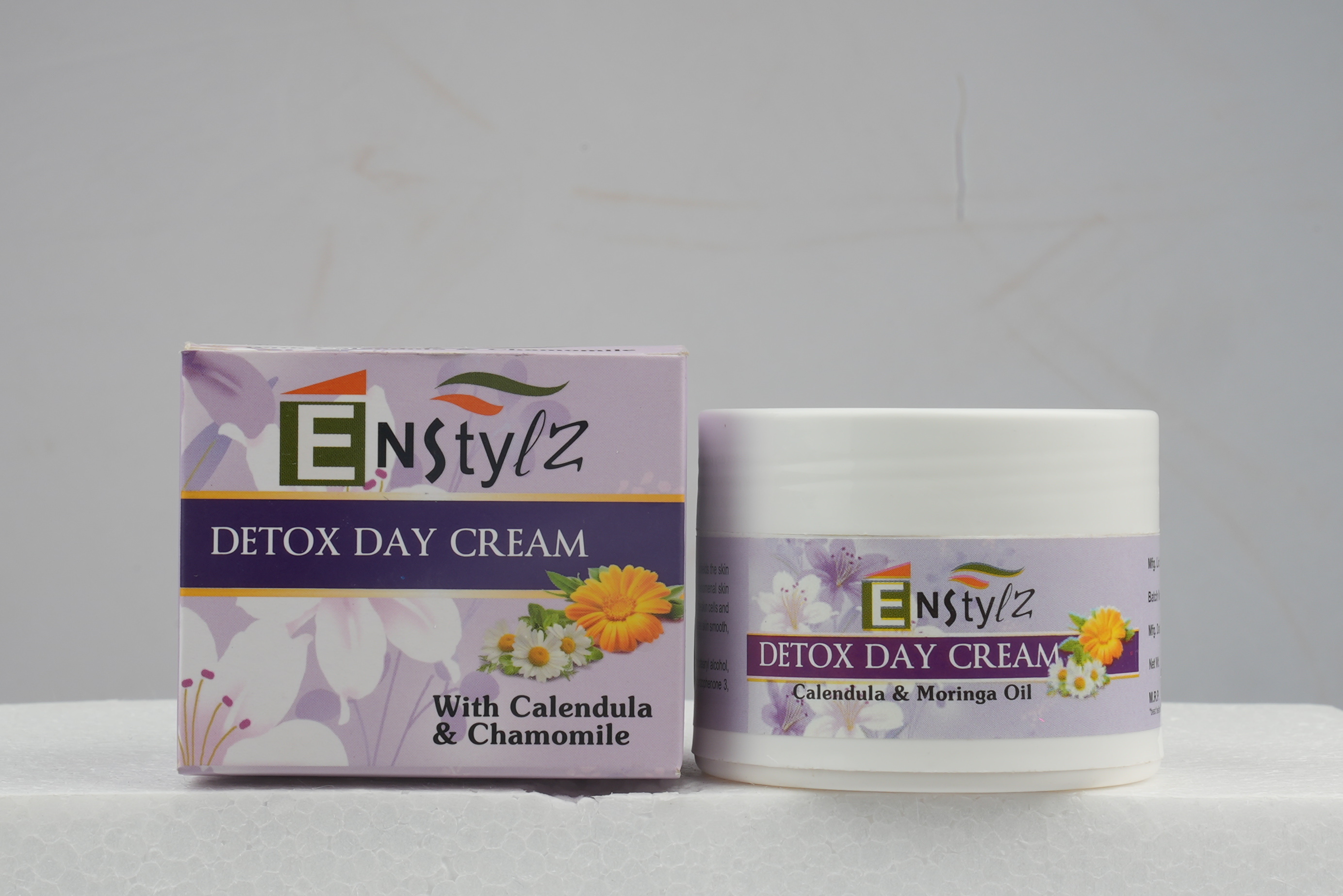 Enstylz Detox Day Cream - Color: White