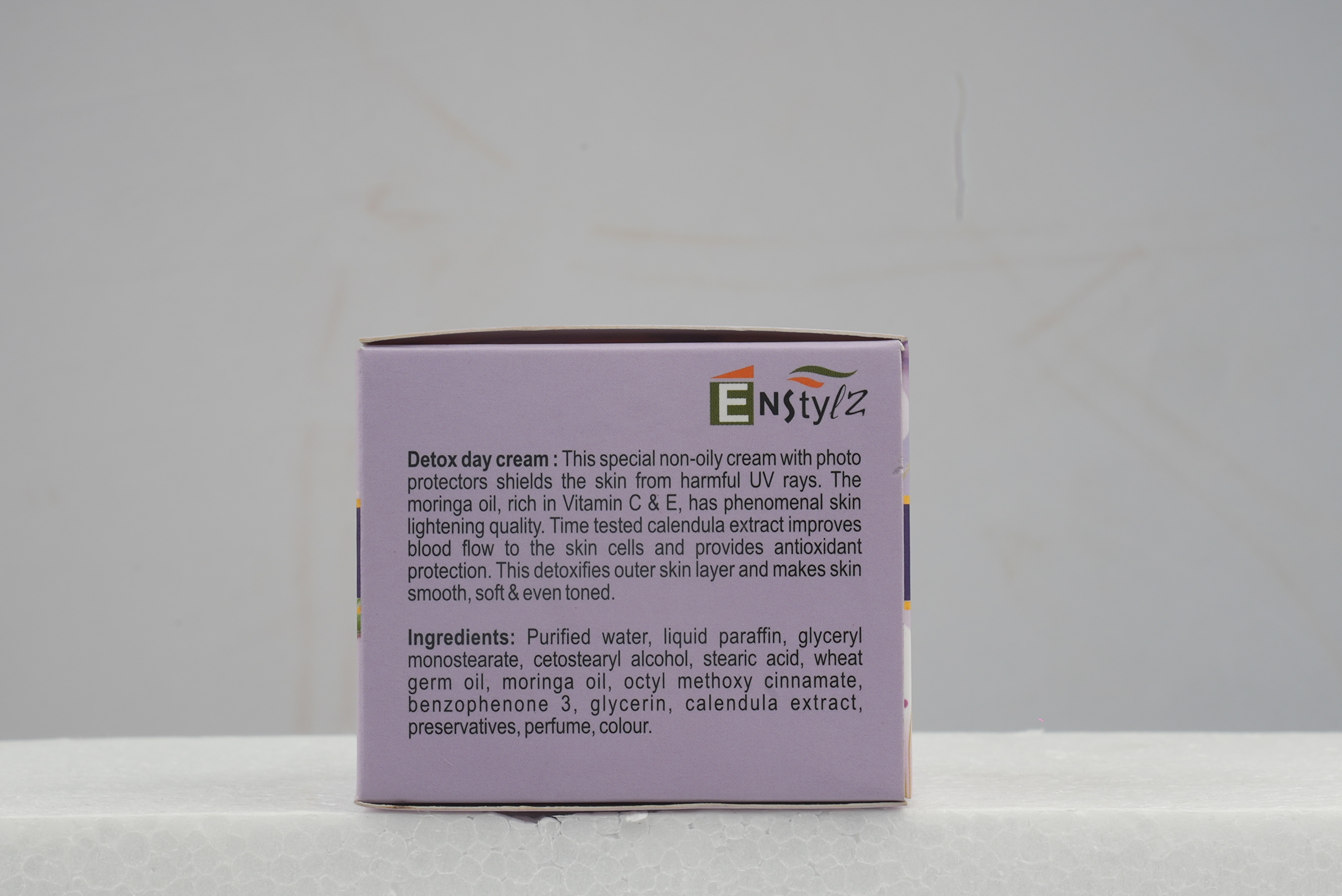 Enstylz Detox Day Cream - Color: White