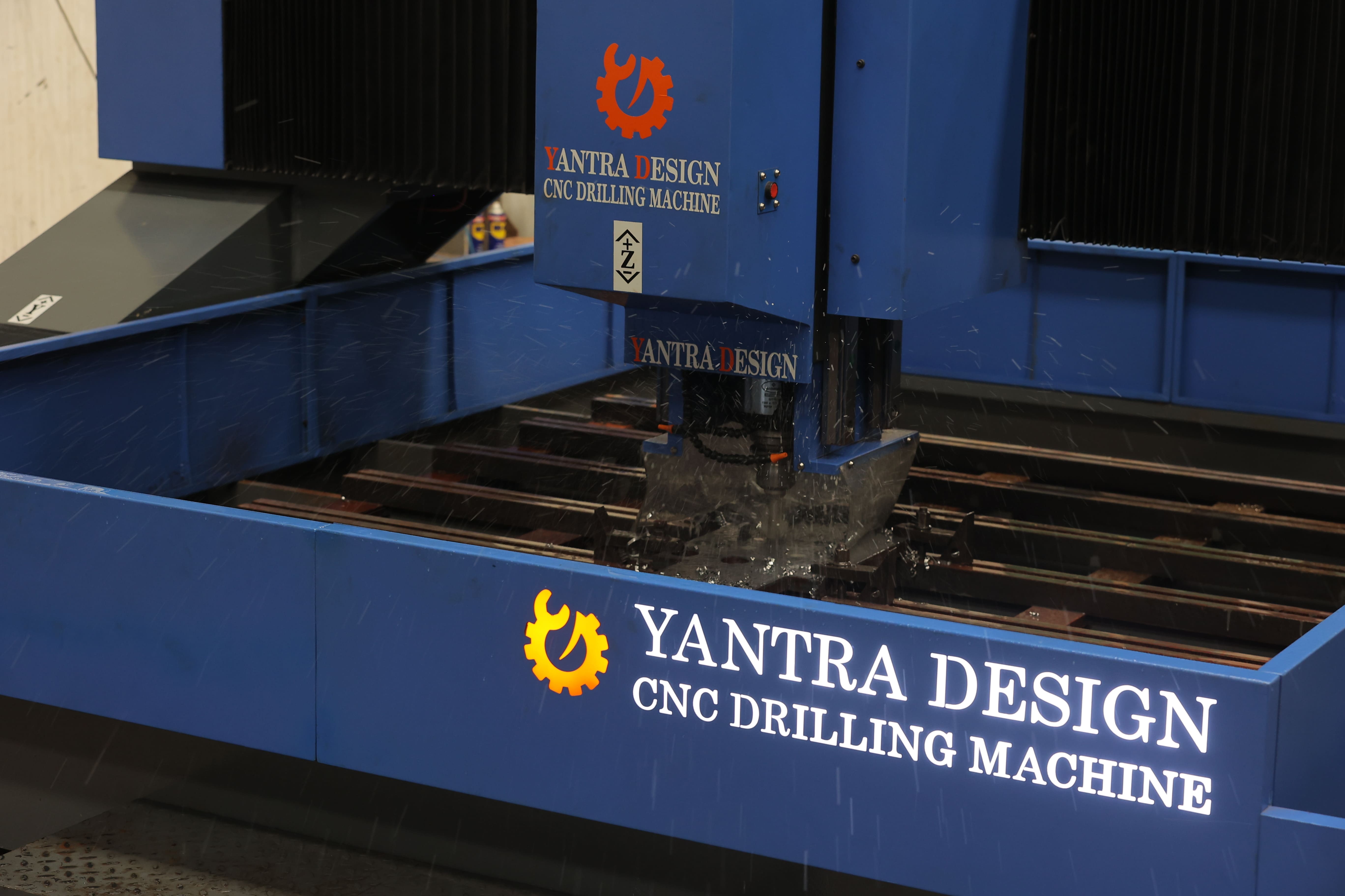 Cnc Machine For Industrial Plat Drilling - Color: Blue