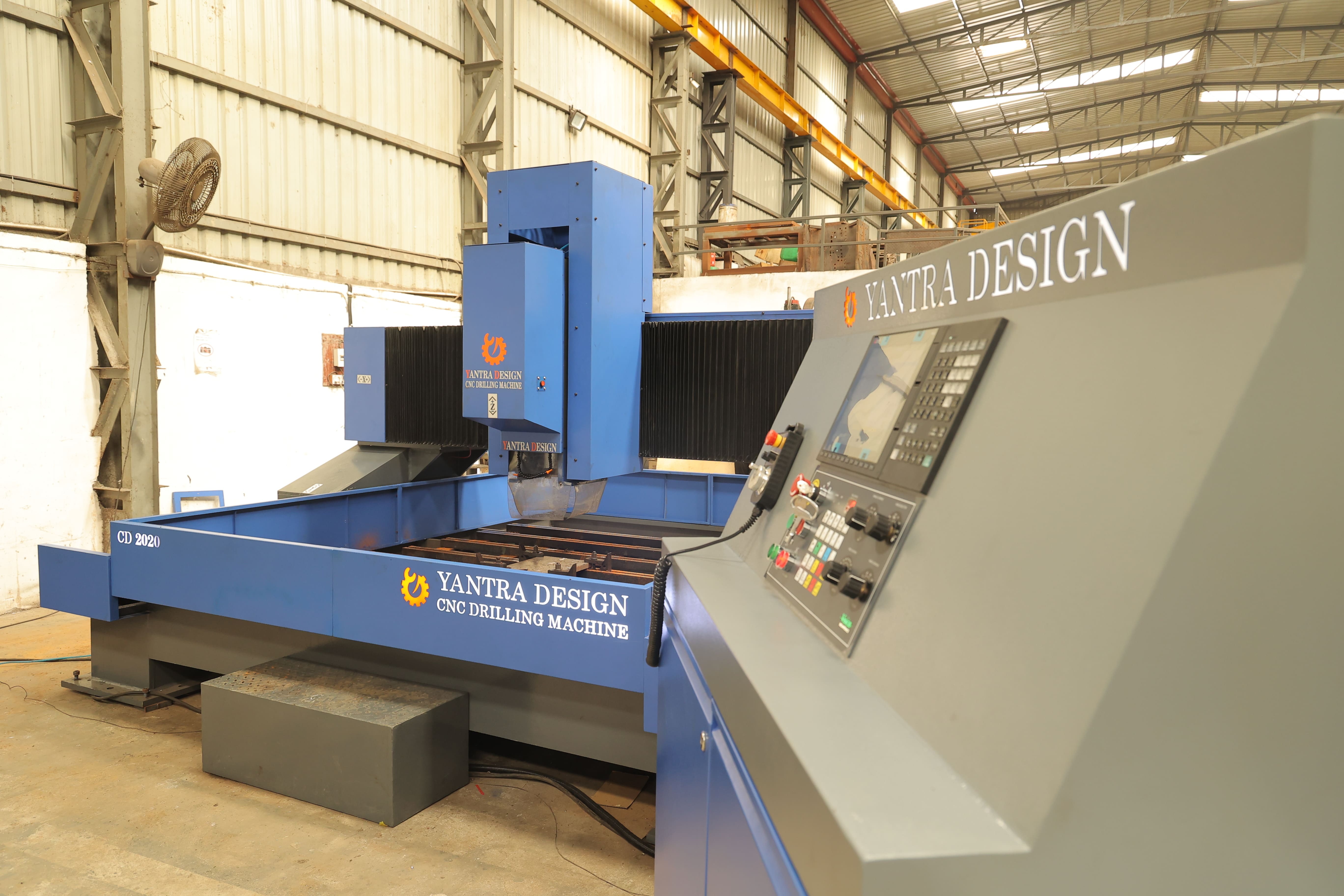 Cnc Machine For Industrial Plat Drilling - Color: Blue