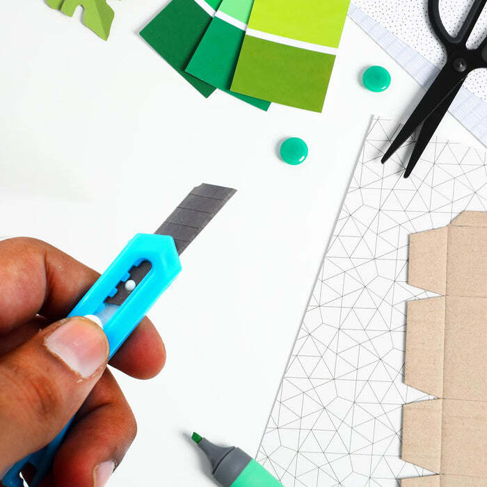 Multi-use Small Iron Cutter, Utility Knife - Durable Plastic Casing, 13x7x3 Cm | Versatile For Diy, Art, Office, And Home Use, Keychain Compatible