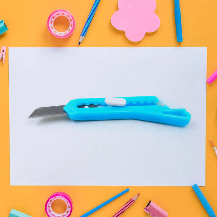 Multi-use Small Iron Cutter, Utility Knife - Durable Plastic Casing, 13x7x3 Cm | Versatile For Diy, Art, Office, And Home Use, Keychain Compatible