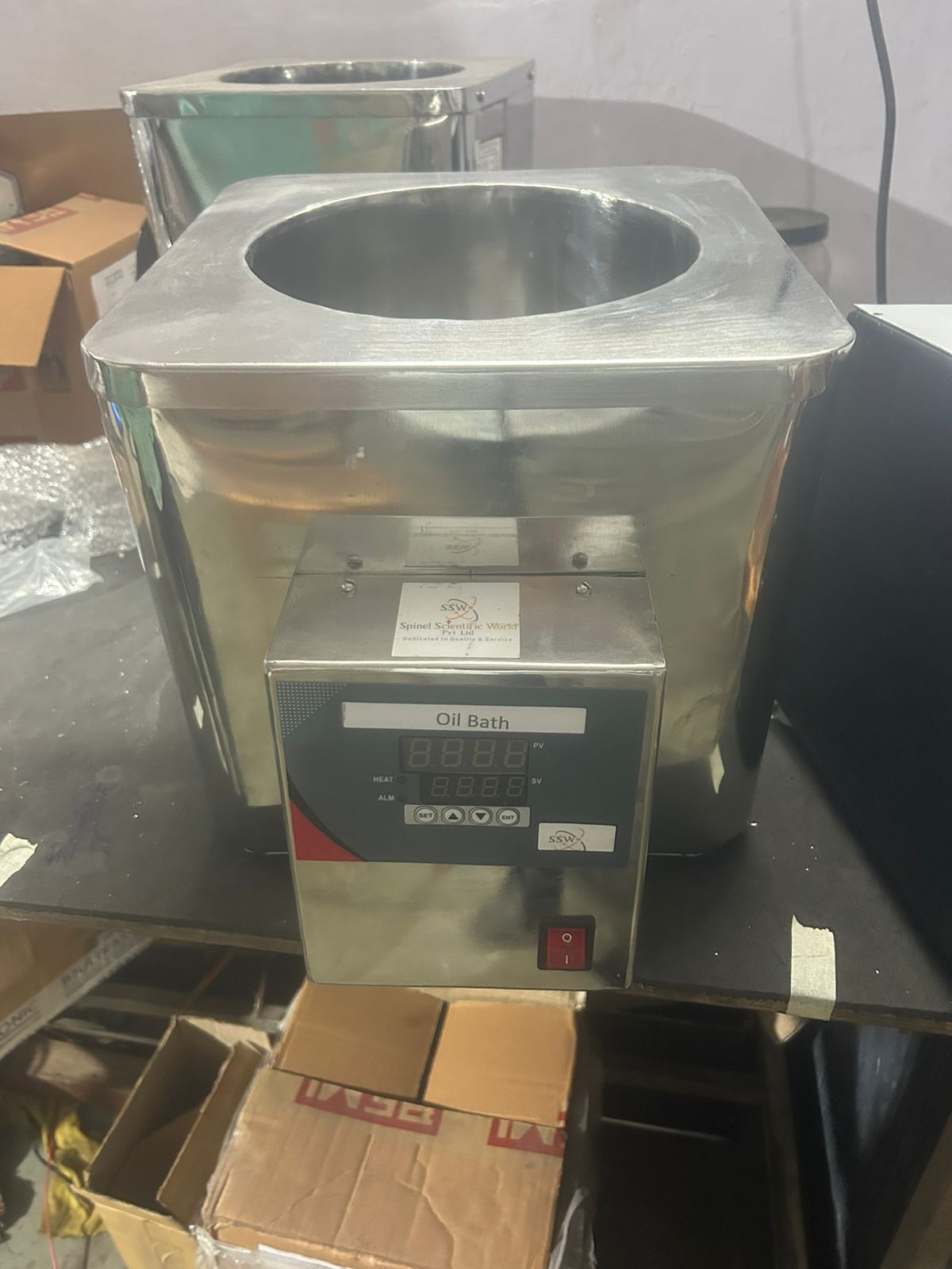 High Temperature Oil Bath - Accuracy: A 1 °C