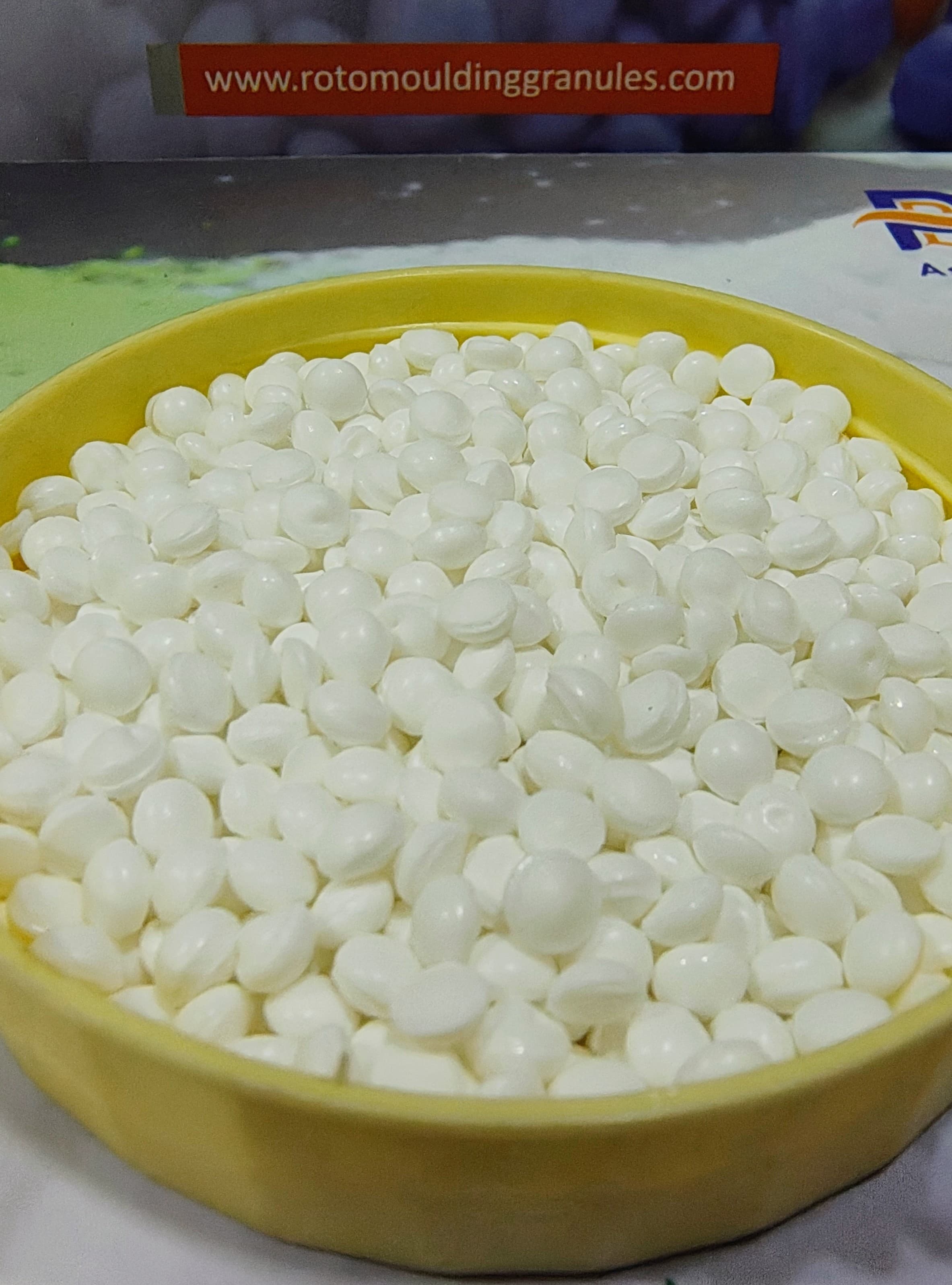 White Rotomoulding Granules - Purity: 100%