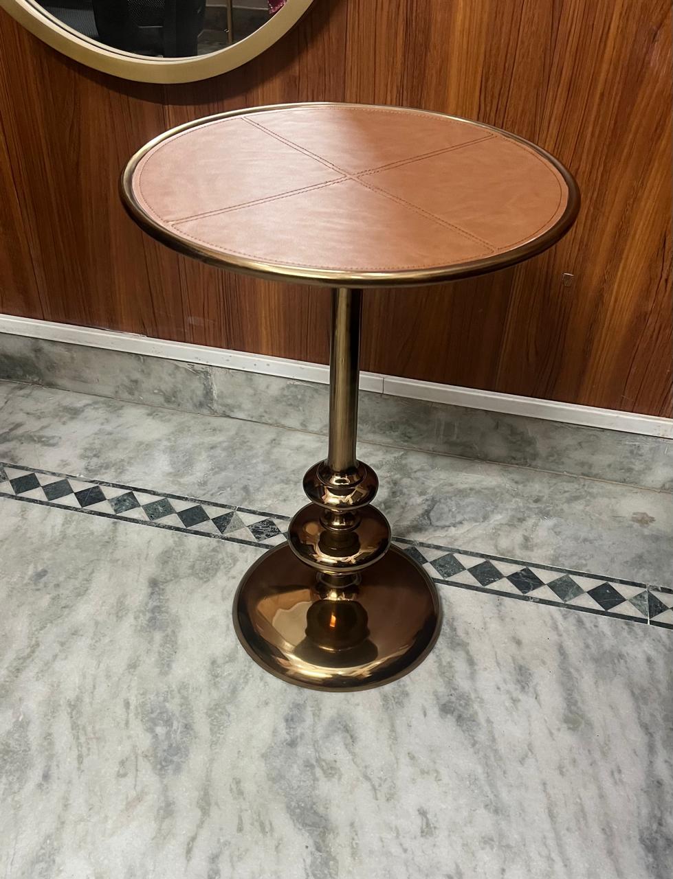 साइड टेबल - फ न ोवर्सीसे