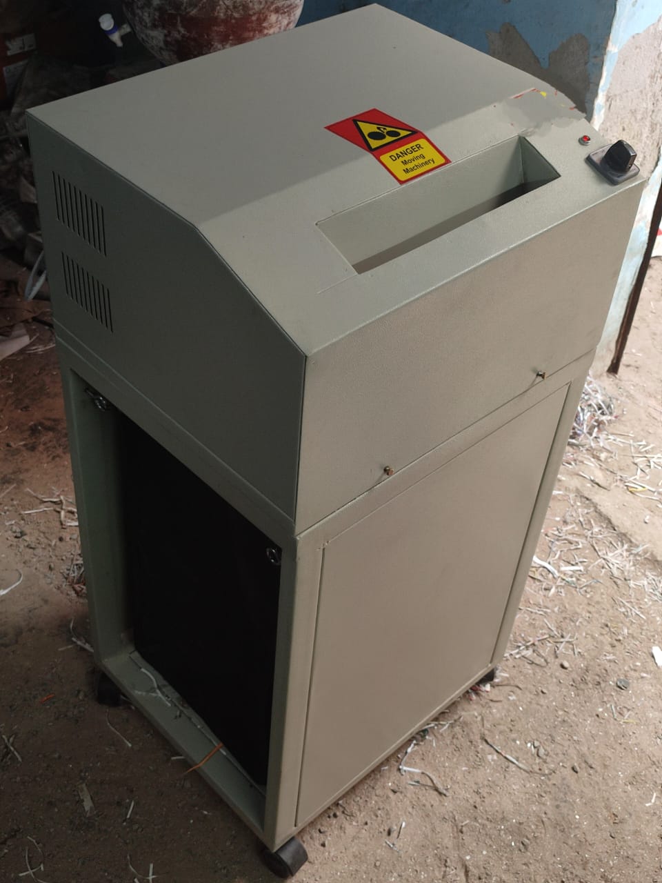 Victor Paper Shredding Machine - Automatic Grade: Automatic