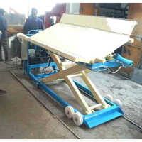 Hydraulic Scissors Lift With Tilting Arrangement