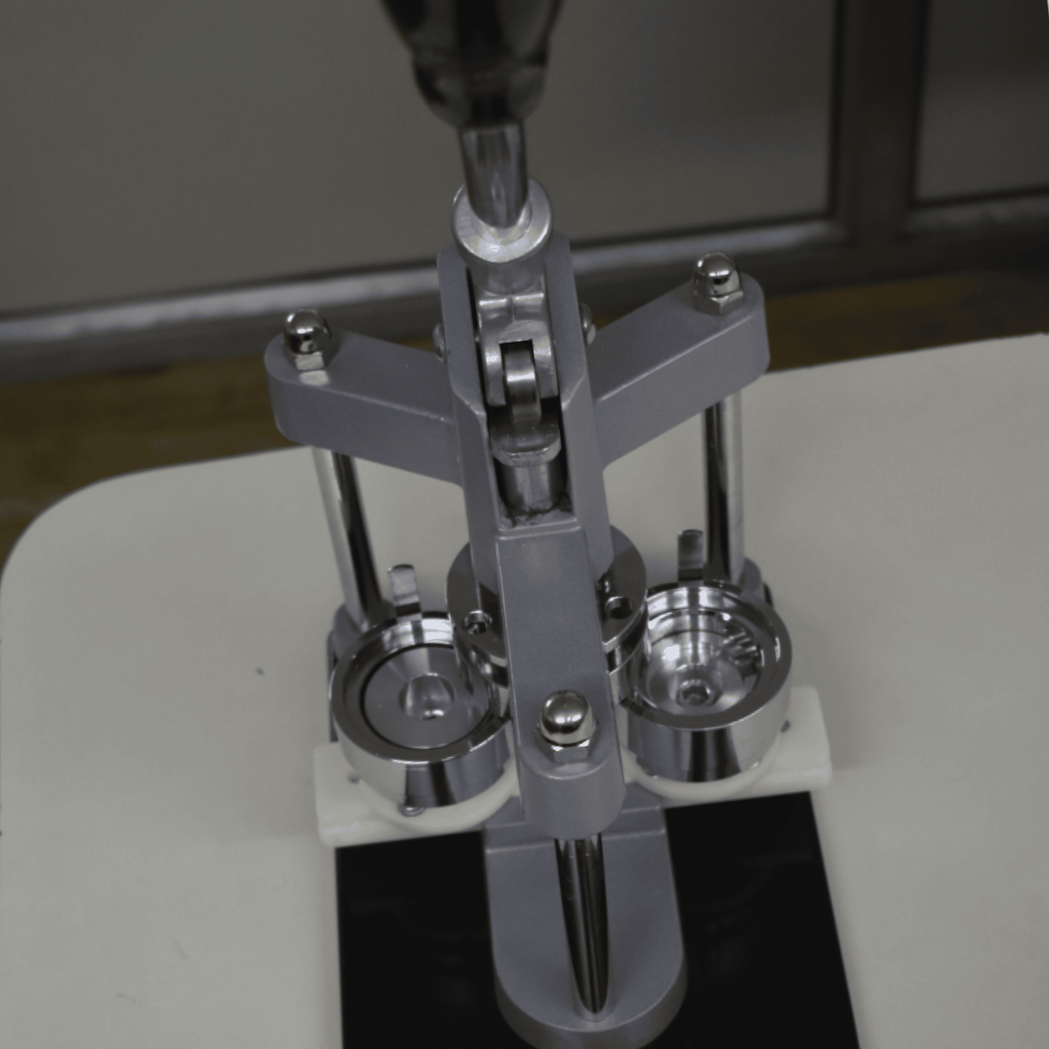 58mm Badge Making Machine