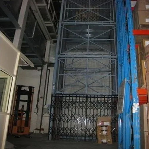 Structure Goods Lift - Load Capacity: 1.5 Tonne