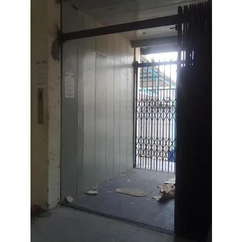 ट्रैक्शन गुड्स लिफ्ट - भार क्षमता: 1.5 टन