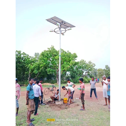 Mini Solar High Mast - Color: Silver