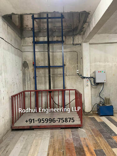 Radhvi Hydraulic Goods Lift