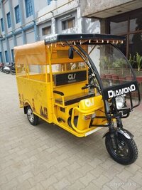 School Van - Li-ion - Manufacturing Year: 2024 Years