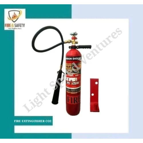 4.5 Kg Safepro Co2 Fire Extinguisher - Color: Red