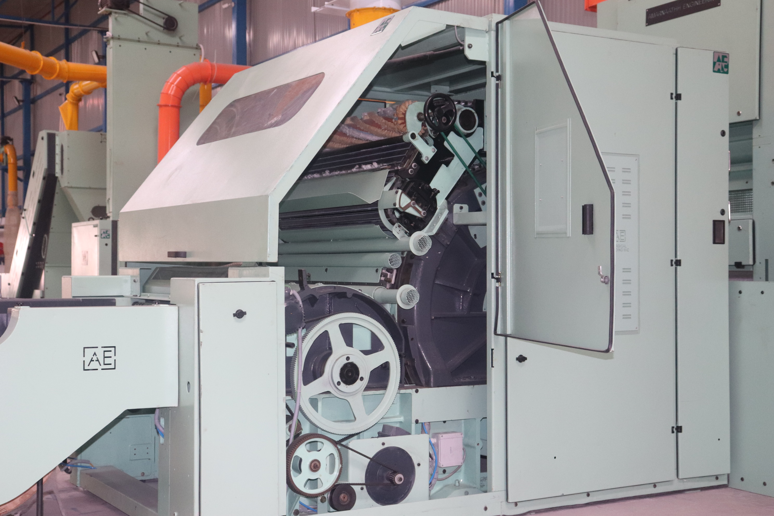 CARDING MACHINE FOR SURGICAL COTTON