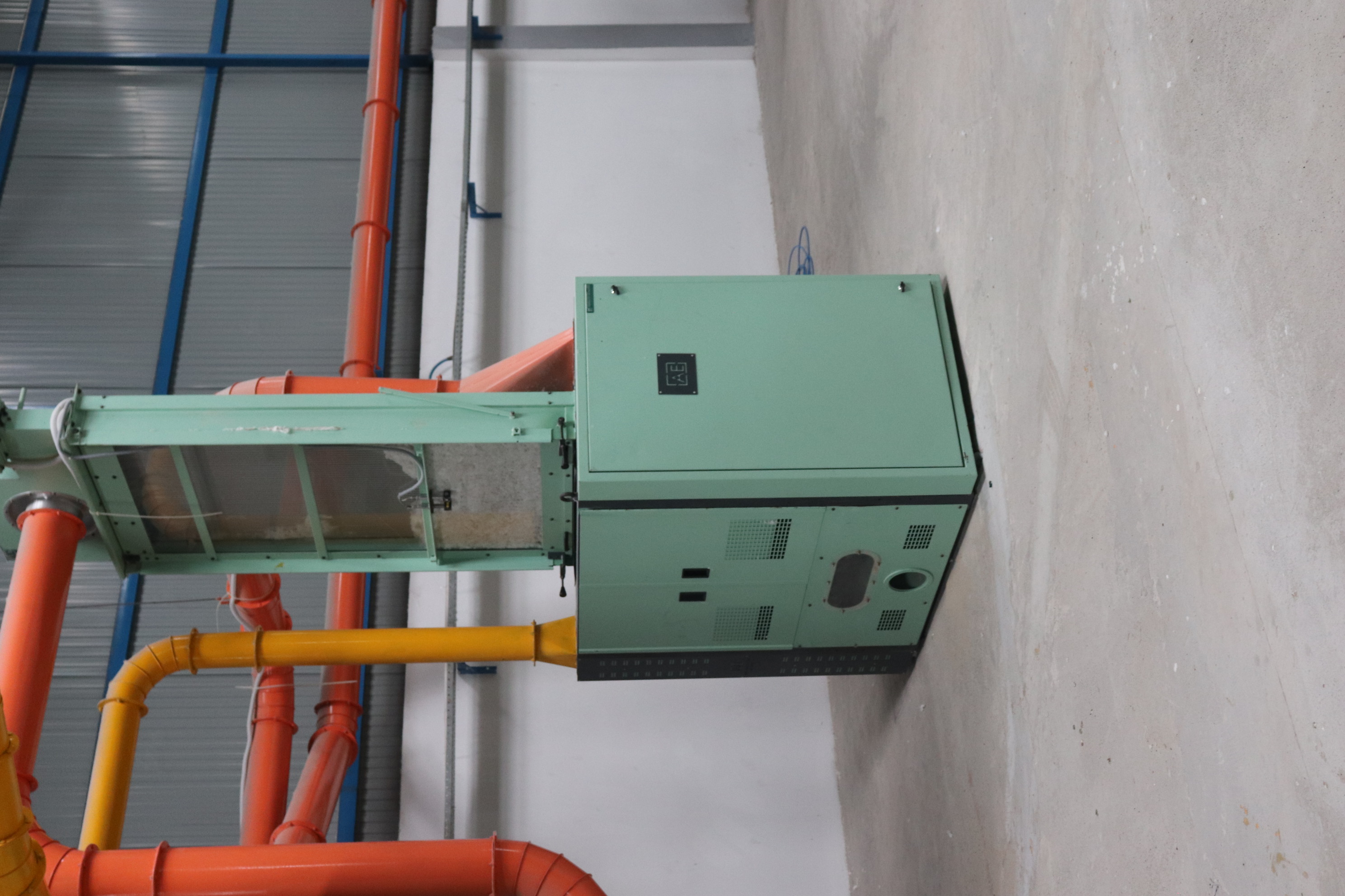 Fibre Openeing Machine - Color: White