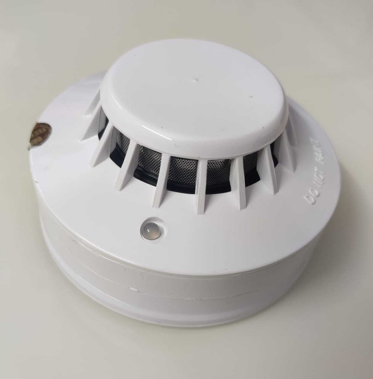 Wireless Smoke Detector - 100mm Diameter, White Color | Photoelectric Sensor, Battery Powered, Built-in Siren, Ul217 Compliant For Fire Protection