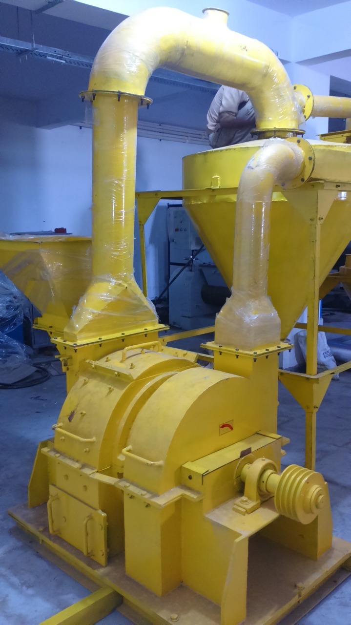 Sawdust Grinder Machine - Stainless Steel, Standard Size | Corrosion Resistant, Low Maintenance, High Performance