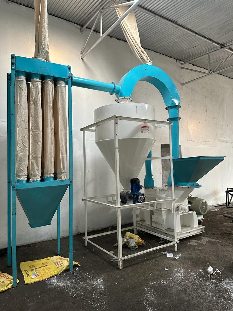 Sawdust Grinder Machine - Stainless Steel, Standard Size | Corrosion Resistant, Low Maintenance, High Performance