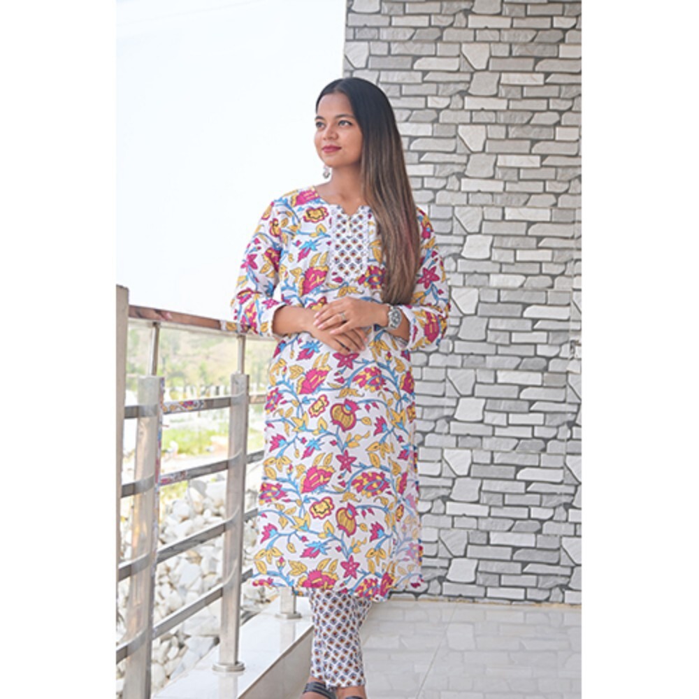 Ladies Fancy Muslin Kurta Pant Set With Flower Print - Color: Multicolor