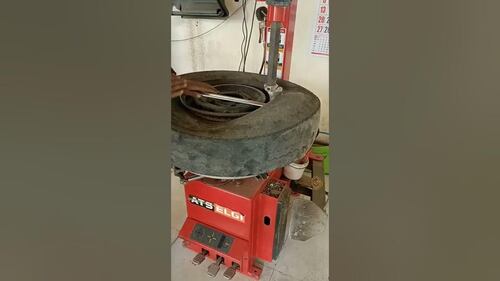 Standard Tyre Changer - Lift Design: Single Post Lift