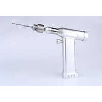 ऑर्थोपेडिक हैंड ड्रिल्स और सहायक सामग्री