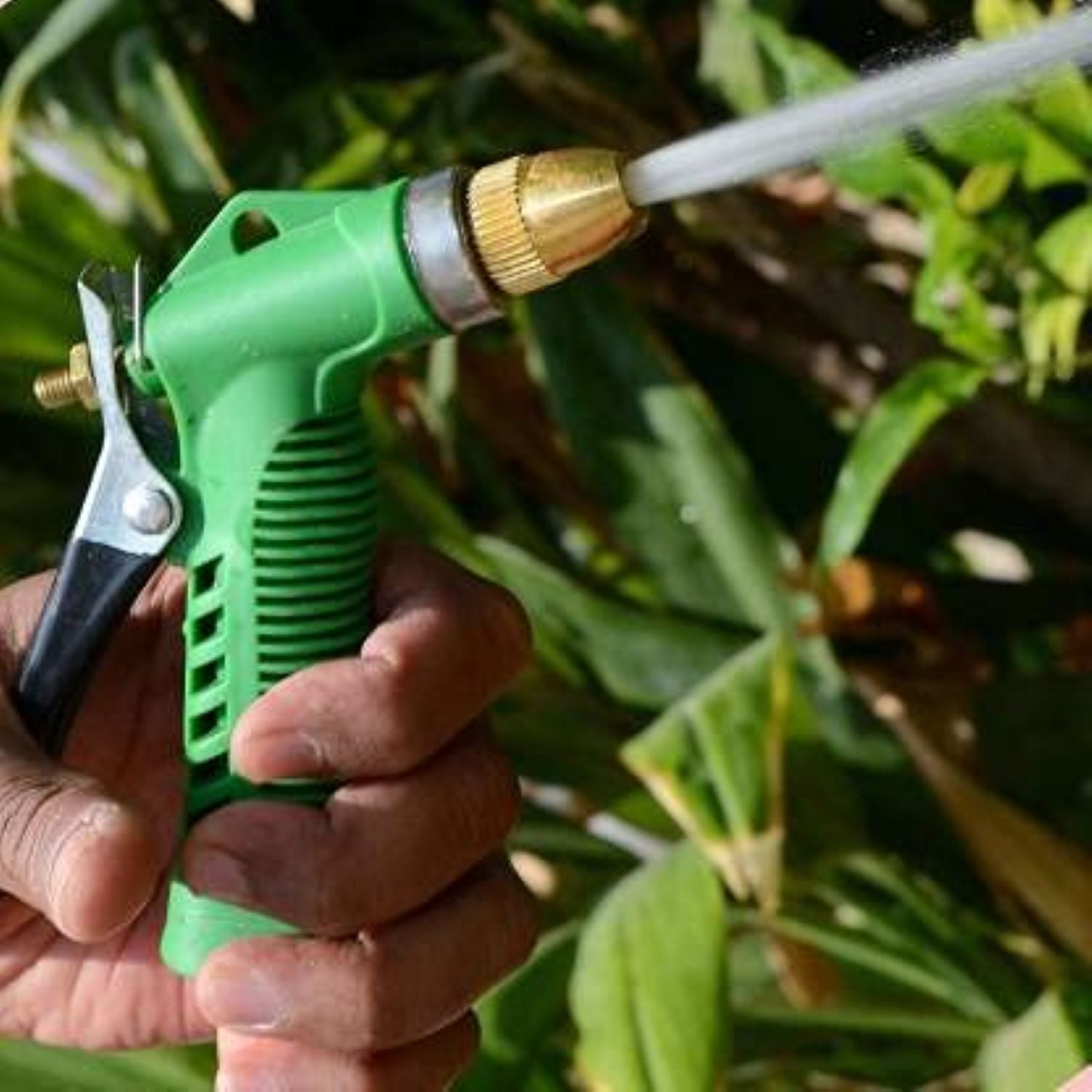 GREEN SPRAY WATER GUN