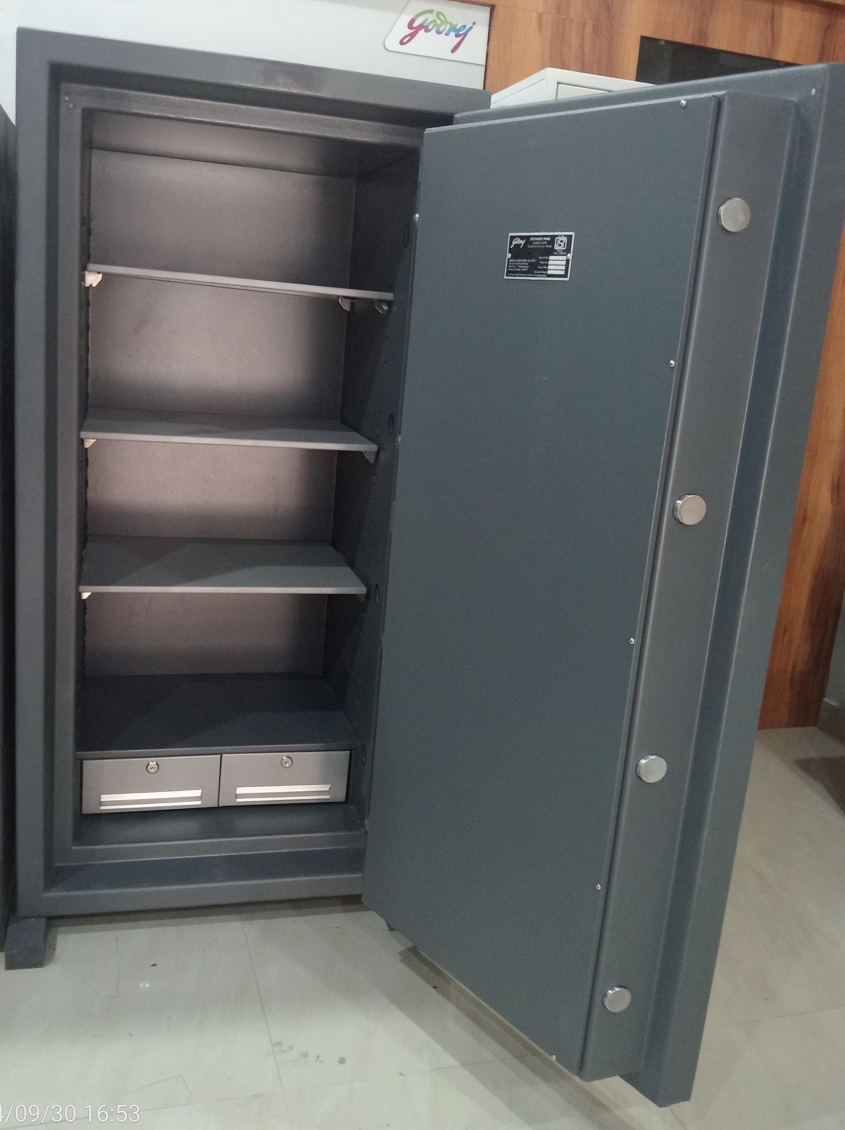 Defender Prime Safes - Color: Black