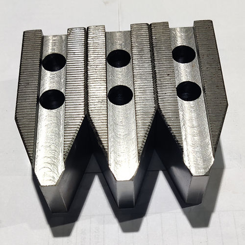 Standard Soft Jaw With V Milling - Material: En-8