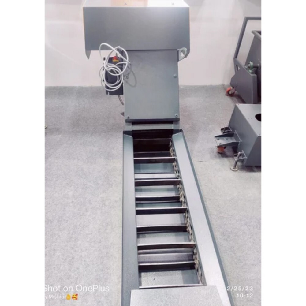 Scraper Type Chip Conveyor - Color: Silver
